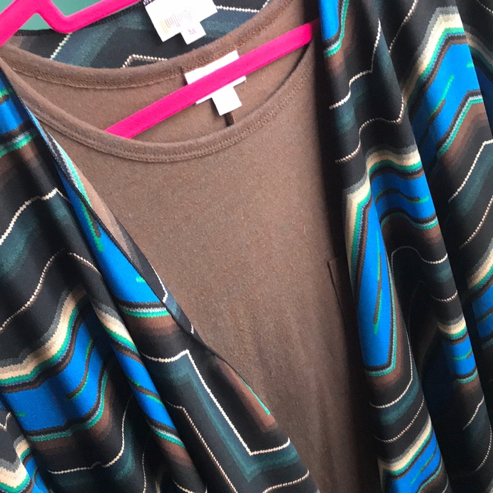 Medium Lularoe Shirley sheer lightweight cool